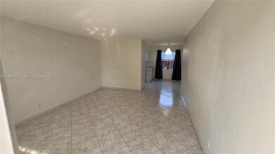 2420 Johnson St in Hollywood, FL - Building Photo - Building Photo
