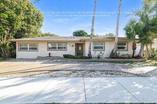 250 SW 12th Ave in Boca Raton, FL - Building Photo