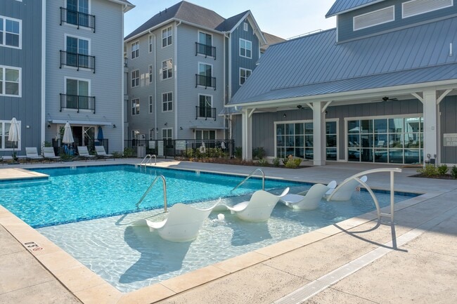 Oak Grove at Blake Farm in Wilmington, NC - Building Photo - Building Photo