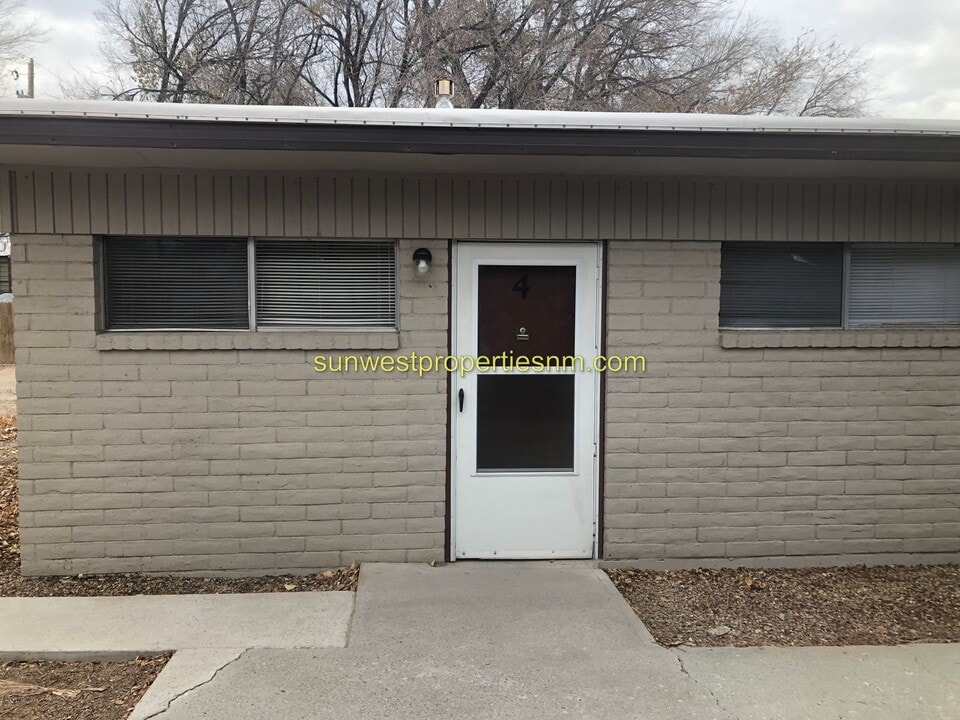 710 N Orchard Ave in Farmington, NM - Building Photo