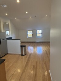 506 Hancock St, Unit 3 in Brooklyn, NY - Building Photo - Building Photo