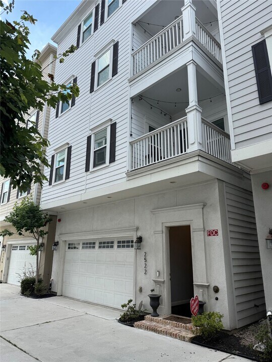 2522 Hutchins St in Houston, TX - Building Photo