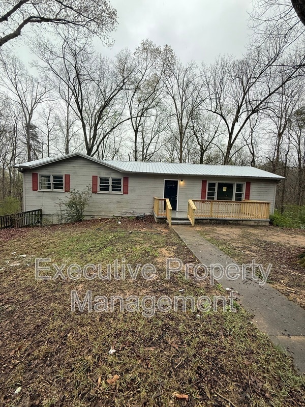 property at 5616 Cruce Rd
