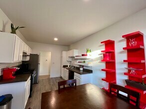 1682 Fredericksburg Ln in Aurora, IL - Building Photo - Building Photo