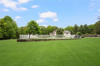 633 Chestnut Hill Rd in Glocester, RI - Building Photo - Building Photo