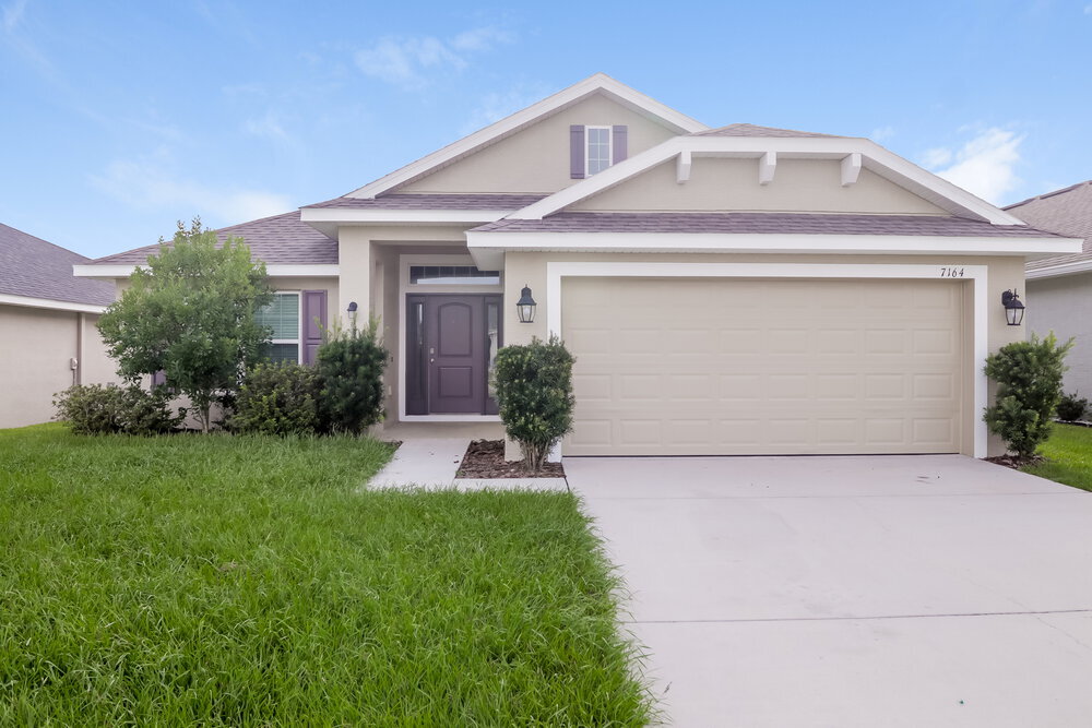 7164 Wirevine Dr in Brooksville, FL - Foto de edificio