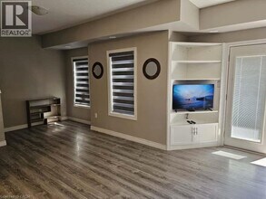 1110 Fairway Rd N in Kitchener, ON - Building Photo - Building Photo