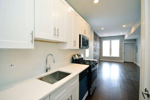 2721 W Division St in Chicago, IL - Building Photo