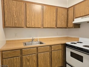 1041 Ridge St in Alpha, NJ - Building Photo - Building Photo