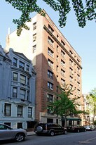 320 W 89th St in New York, NY - Building Photo