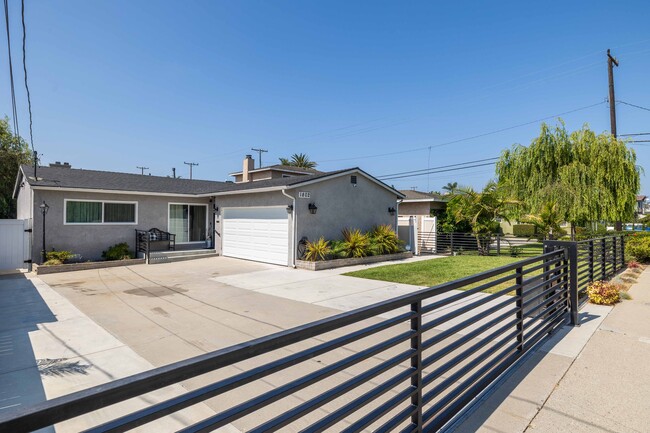 property at 1802 Belmont Ln