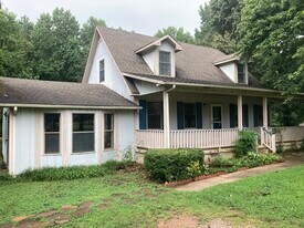 352 Sam Thomas Rd in Harvest, AL - Building Photo