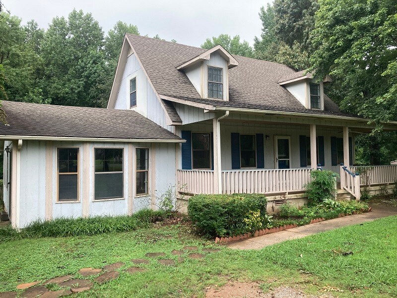 352 Sam Thomas Rd in Harvest, AL - Building Photo