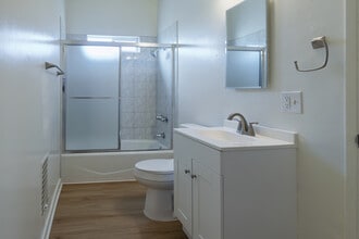 STP Properties in Torrance, CA - Building Photo - Interior Photo