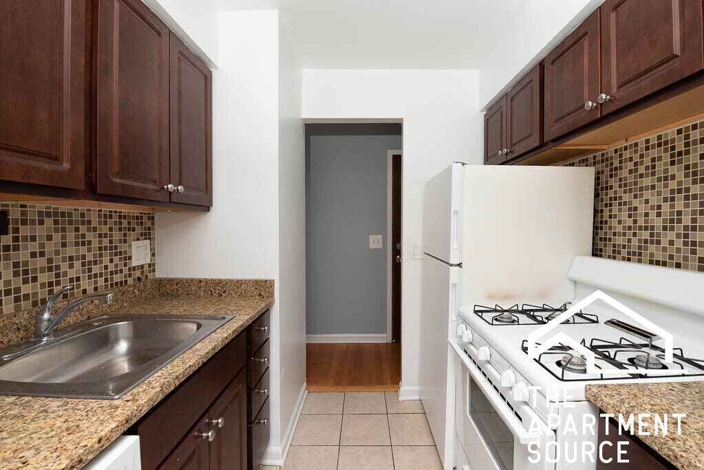 5820 N Sheridan Rd in Chicago, IL - Building Photo