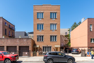 205 Eckford St in Brooklyn, NY - Building Photo - Building Photo