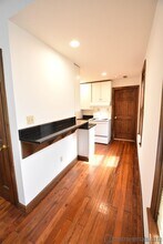 37 E Russell St, Unit A in Columbus, OH - Building Photo - Building Photo