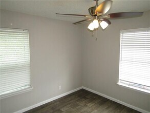 1915 Hearthstone Dr in Austin, TX - Building Photo - Building Photo