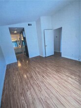 7 Flaxwood in Irvine, CA - Building Photo - Building Photo
