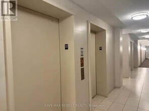 215 Queen St E in Brampton, ON - Building Photo - Building Photo