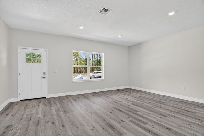 7938 N Maltese Dr in Citrus Springs, FL - Building Photo - Building Photo