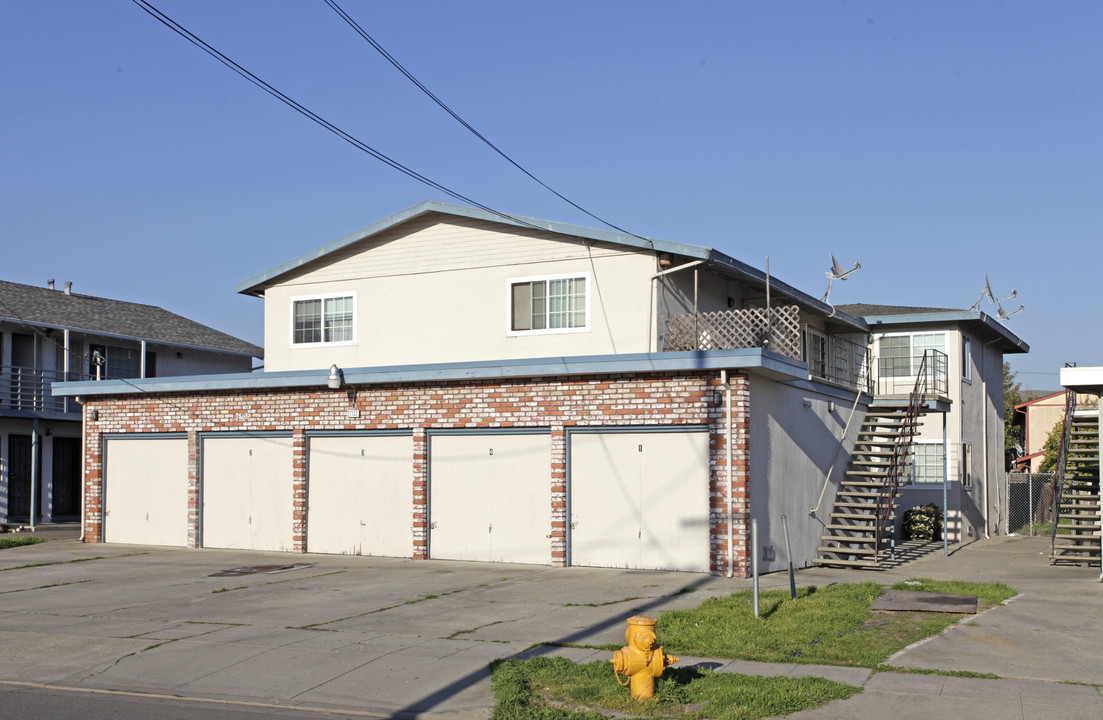 27132 Belvedere Ct in Hayward, CA - Building Photo