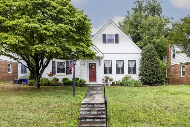 property at 1815 Belvedere Blvd