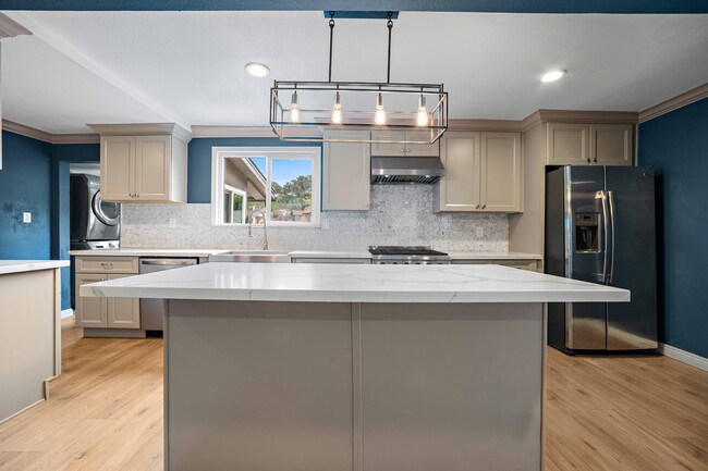 2015 Wollam St in Los Angeles, CA - Building Photo - Building Photo