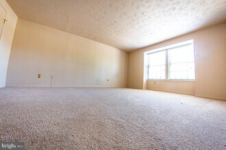 504 Philmont Dr-Unit -8 in Gaithersburg, MD - Building Photo - Building Photo