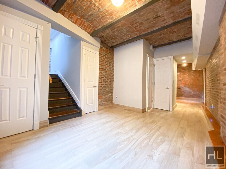 East 18th Street in New York, NY - Building Photo