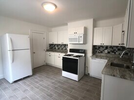 89 6th St, Unit 1 in Cambridge, MA - Building Photo