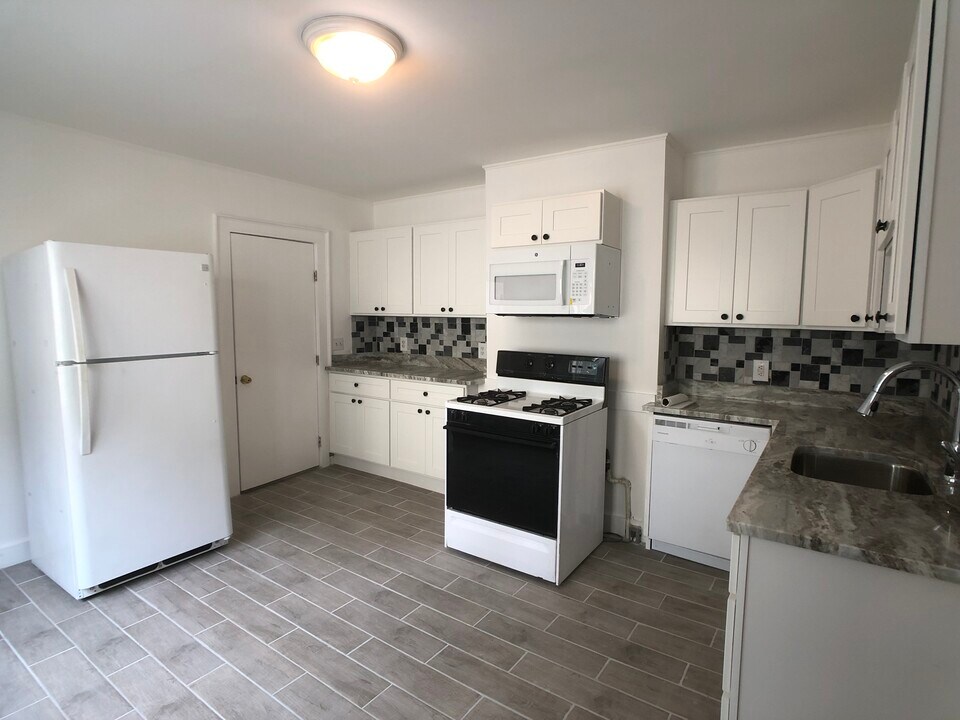 89 6th St, Unit 1 in Cambridge, MA - Building Photo