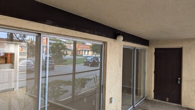 14107 Mossy Glen Ln, Unit 102 in Tampa, FL - Foto de edificio - Building Photo