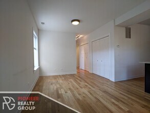 2205 W Eastwood Ave, Unit 2e in Chicago, IL - Building Photo - Building Photo