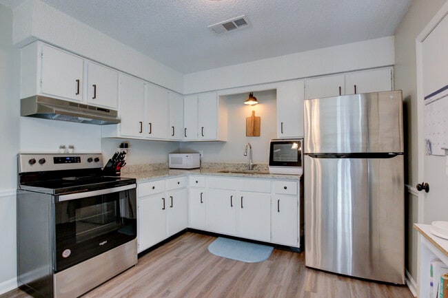 554 Roselawn Dr in Clarksville, TN - Building Photo - Building Photo