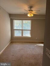 1600 Spring Gate Dr. in McLean, VA - Foto de edificio - Building Photo