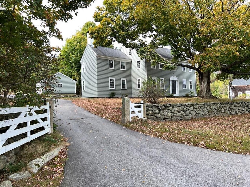 82 Williams Rd in Smithfield, RI - Building Photo