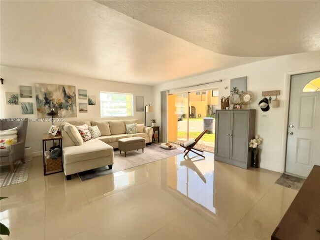 13781 SW 84th St in Miami, FL - Building Photo - Building Photo