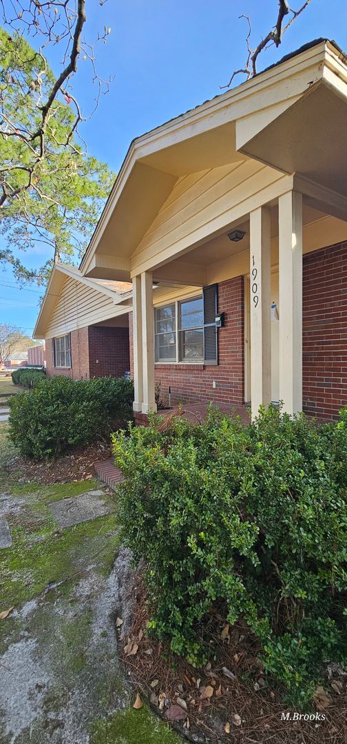 1909 Slater St in Valdosta, GA - Building Photo - Building Photo