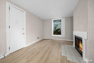 674 St Charles St in Elgin, IL - Building Photo - Building Photo