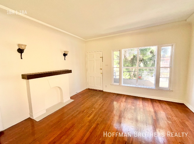 518 1/2 N Heliotrope Dr, Unit 518 1/2 in Los Angeles, CA - Building Photo - Building Photo