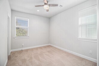 9573 Neuens Rd in Houston, TX - Building Photo - Building Photo