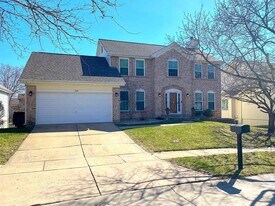 240 Lehigh Meadows Dr in Chesterfield, MO - Building Photo