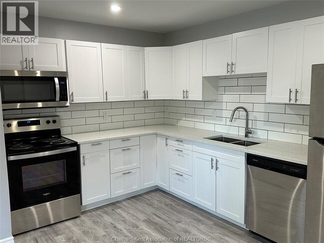 222 St Clair St in Chatham, ON - Building Photo - Building Photo