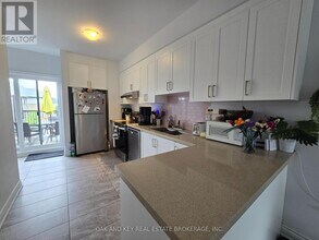 255 Woolwich St in Waterloo, ON - Building Photo - Building Photo