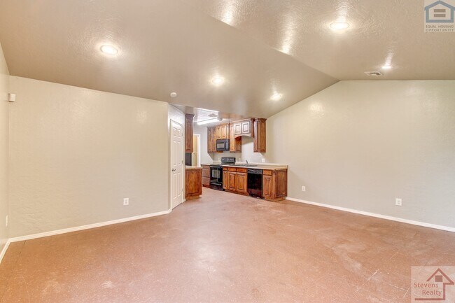 411 SW Garfield Ave-Unit -A in Lawton, OK - Building Photo - Building Photo