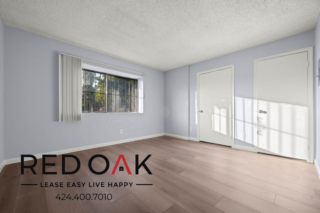 2448 N Eastern Ave in Los Angeles, CA - Building Photo