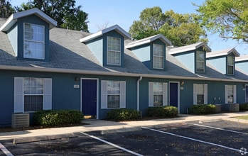The Mustang at Ocala Apartments in Fort Lauderdale, FL - Foto de edificio - Building Photo