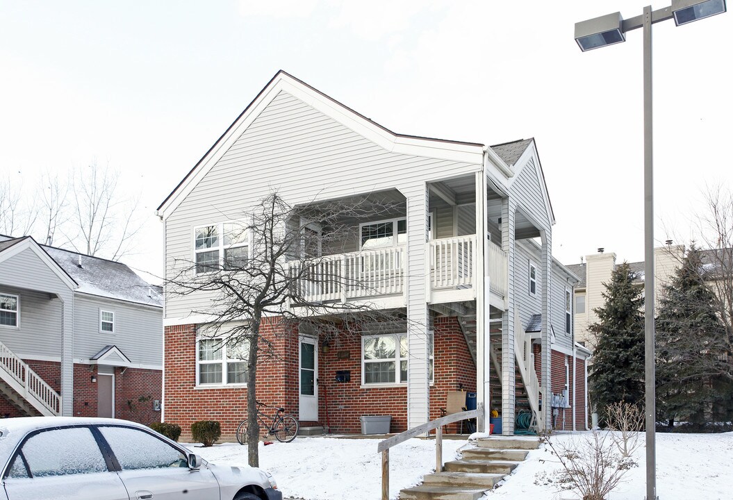 Mallett's Creek Court in Ann Arbor, MI - Building Photo