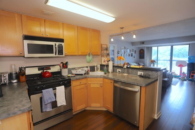 700 1st St in Hoboken, NJ - Building Photo - Building Photo